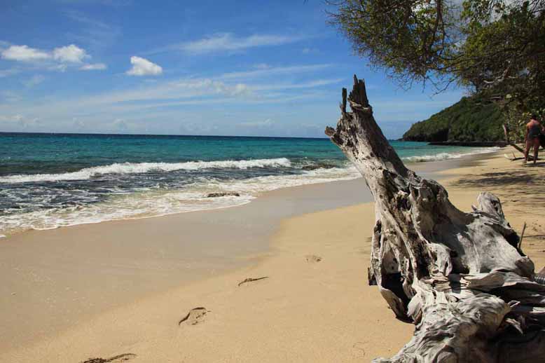 Adams Bay, Bequia